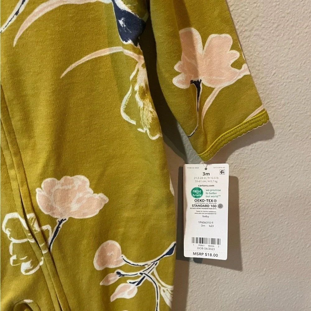 New with tag Carters Brand 2-way zip Sleeper (Size 3 months)